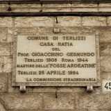 ...come ricorda ancora oggi una targa commemorativa posta sull�edificio
